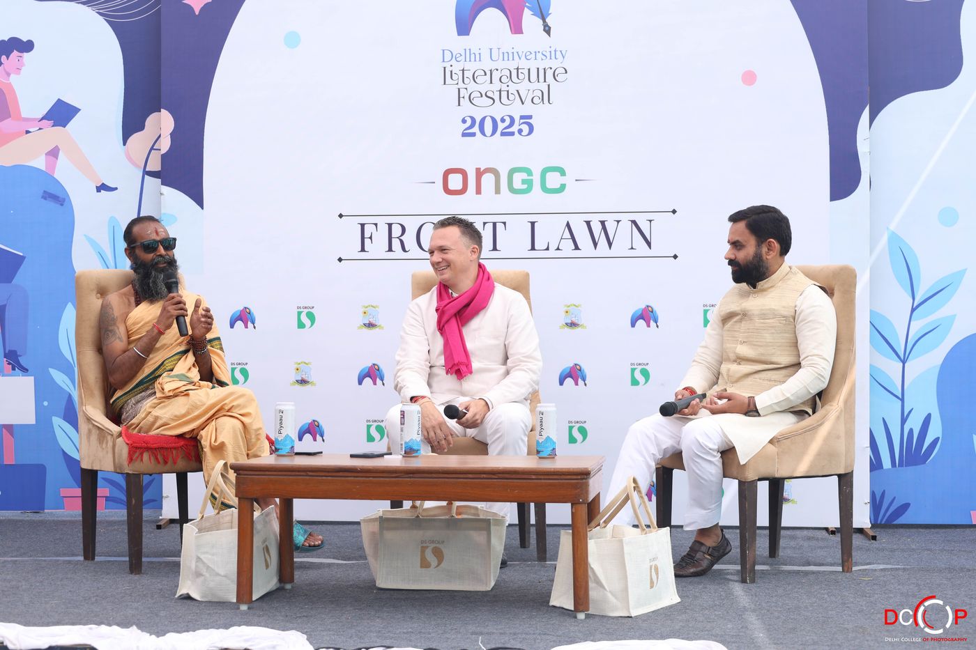Speaker in conversation
