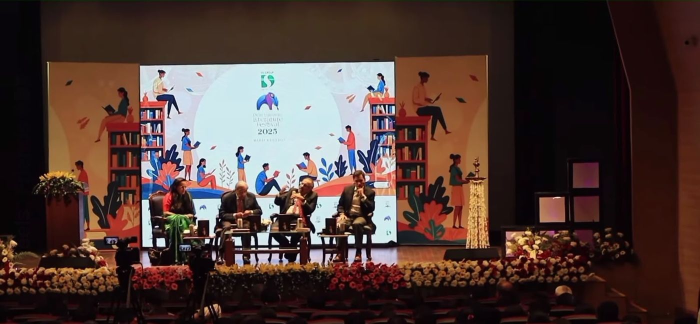 Panel on the illustrated festival stage